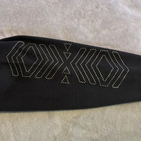 Ariat Women XL Black Studded Sleeve Logo Hoodie Sweatshirt Pullover Cotton Blend - Picture 5 of 10